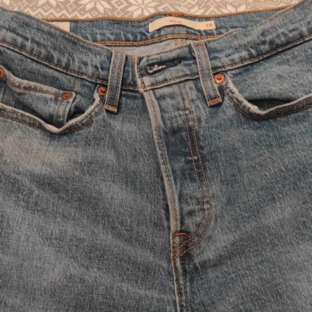 Levis wedgie slim straight leg jeans mid rise